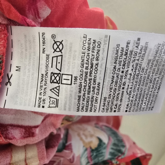 Old Navy red floral off-shoulder top, size M – lightweight and fun for summer! - Picture 3 of 5